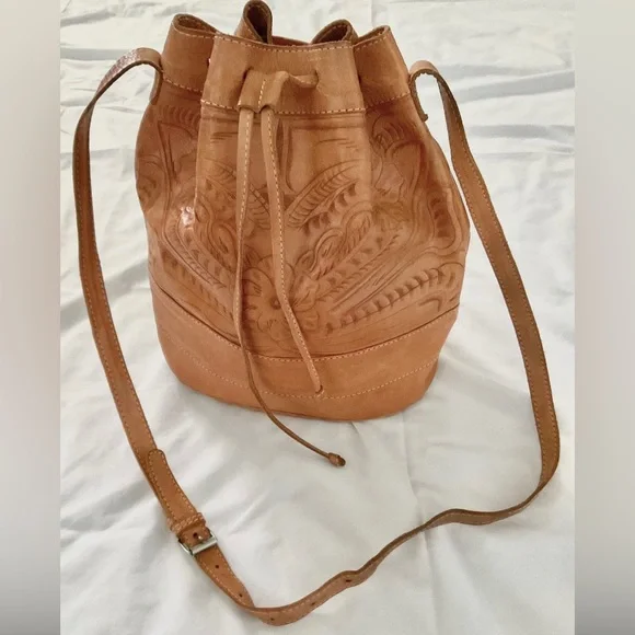 Y2K Vintage Cute Leather Bucket Style Bag, Hand Made In Paraguay - Picture 3 of 14